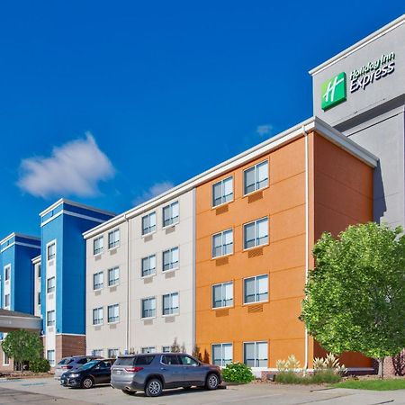 Holiday Inn Express Fremont By Ihg Екстериор снимка
