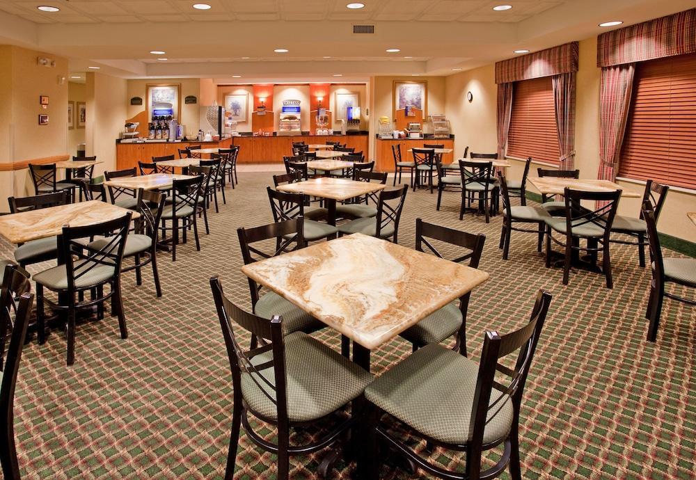Holiday Inn Express Fremont By Ihg Екстериор снимка