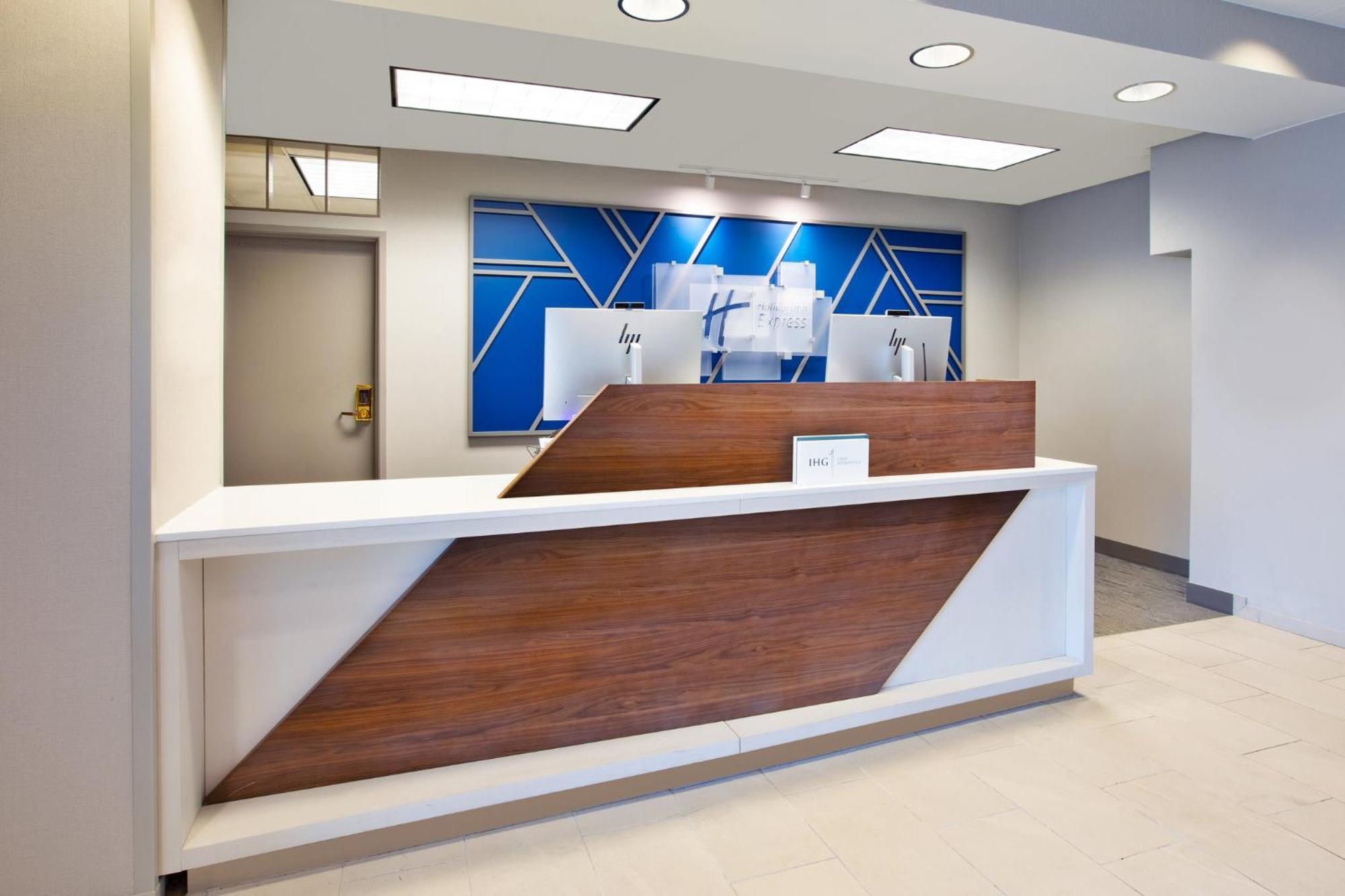 Holiday Inn Express Fremont By Ihg Екстериор снимка