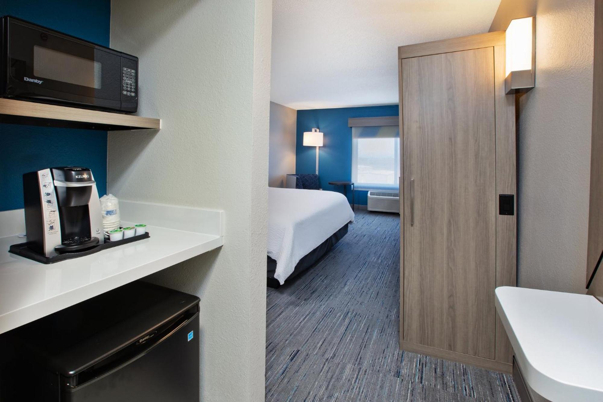 Holiday Inn Express Fremont By Ihg Екстериор снимка