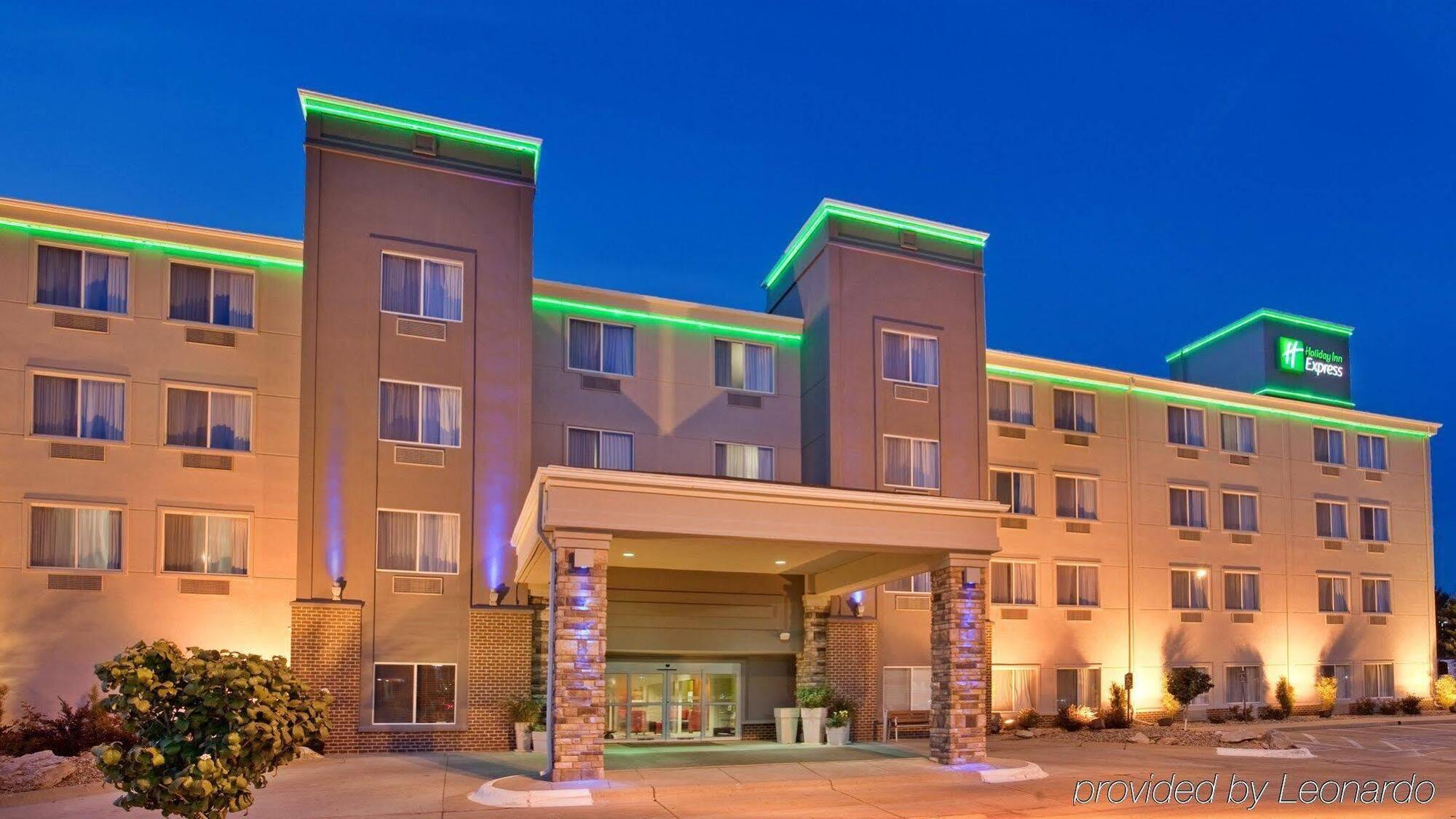 Holiday Inn Express Fremont By Ihg Екстериор снимка